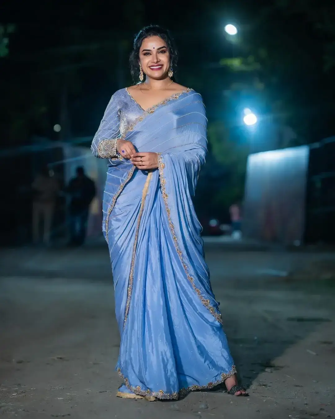 HYDERABAD TV ACTRESS HARI TEJA IMAGES IN BLUE SAREE